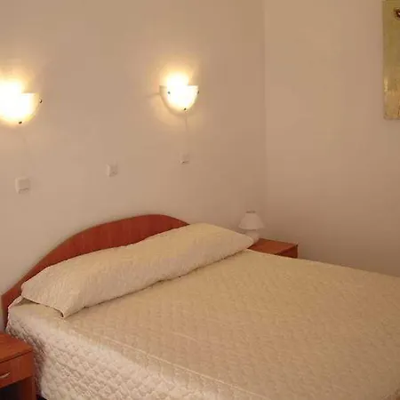 Хотел Laguna 2*